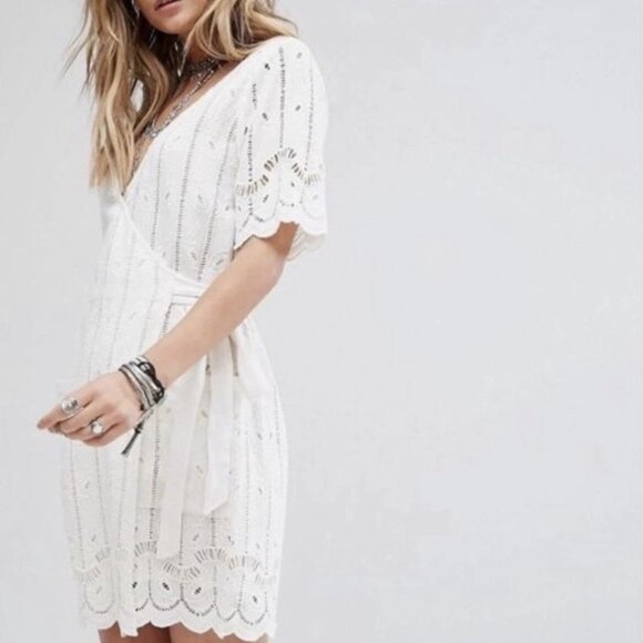 Tularosa Embroidered Eyelet/Lace Rocky Wrap Dress l - Picture 1 of 12